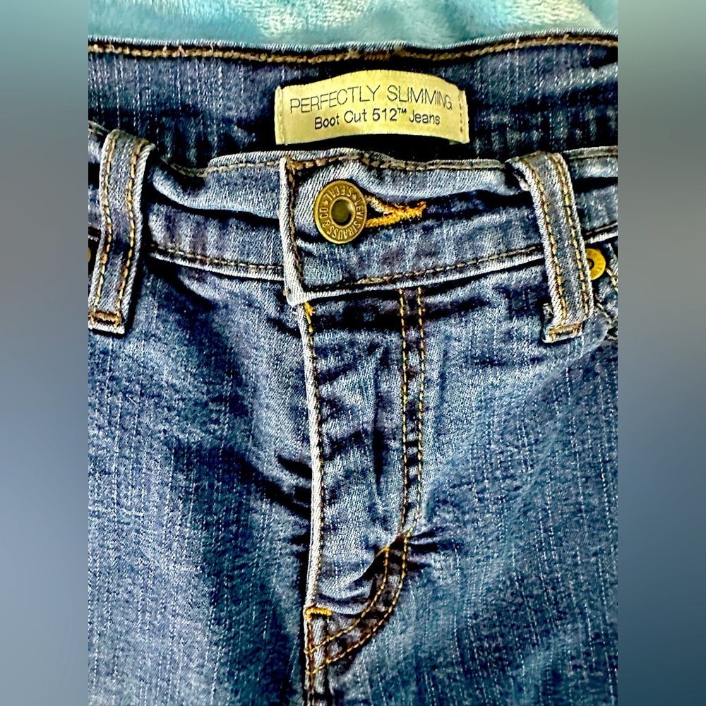 Levi 512 boot cut curvy jeans size 10 M